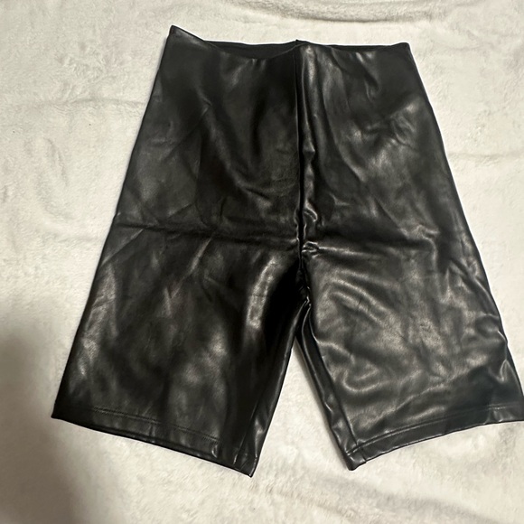 Abercrombie Vegan leather bike shorts - Picture 1 of 3